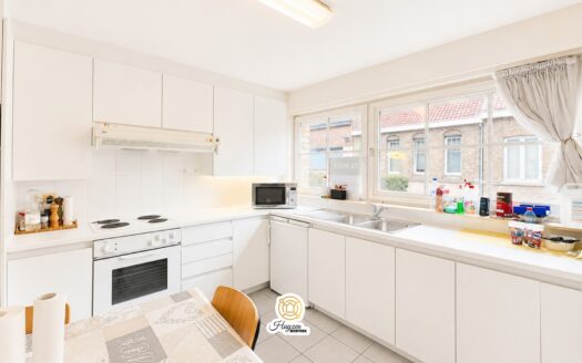 TE KOOP: Ruim hoekappartement in Nieuwpoort-Stad